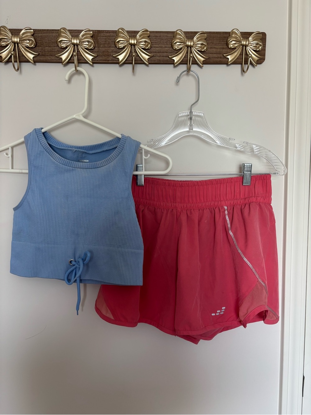 Light Blue Ribbed Crop Tank Top and coral shorts